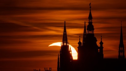 FOTO: Částečné zatmění slunce.