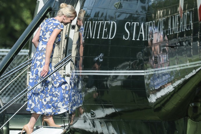 FOTO: Asistentka amerického prezidenta Donalda Trumpa Natalie Harpová. – stránka 1