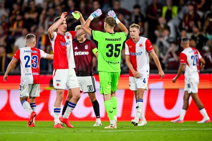 FOTO: Gólman Jakub Markovič. – stránka 6