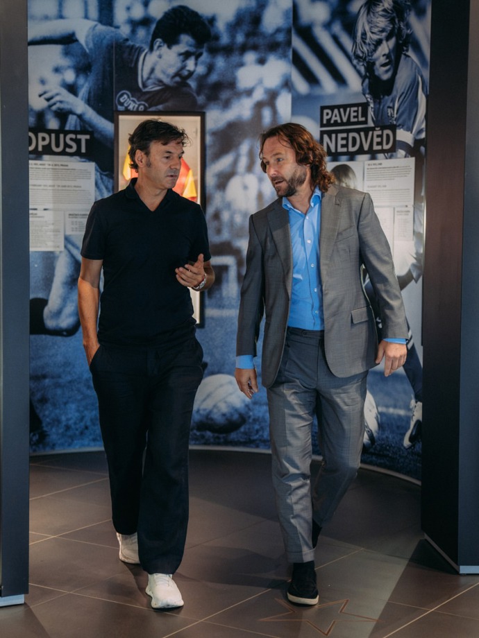 FOTO: Pavel Nedvěd přivítal nového trenéra české reprezentace. – stránka 1