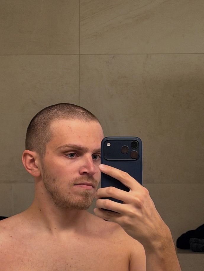 FOTO: Kytarista Tomáš Javůrek šel dohola. – stránka 1