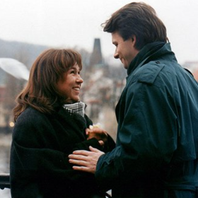 Seriál vysílala Česká televize mezi lety 1995 a 1997.
