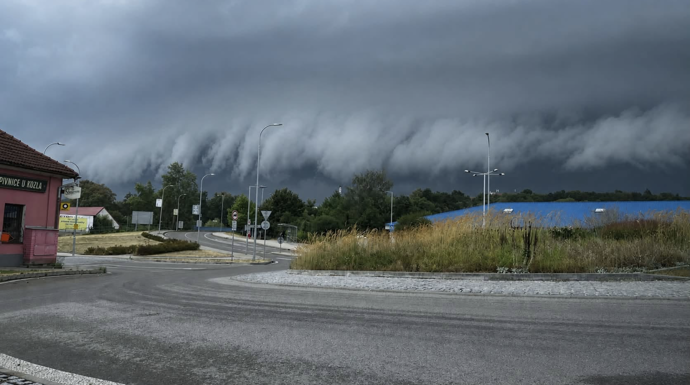 FOTO: Bouře, která se hnala přes Vlašim. – stránka 12