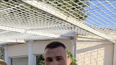 FOTO: Karlos Vémola natočil netradiční reklamní video přímo ve výběhu svých lvů.