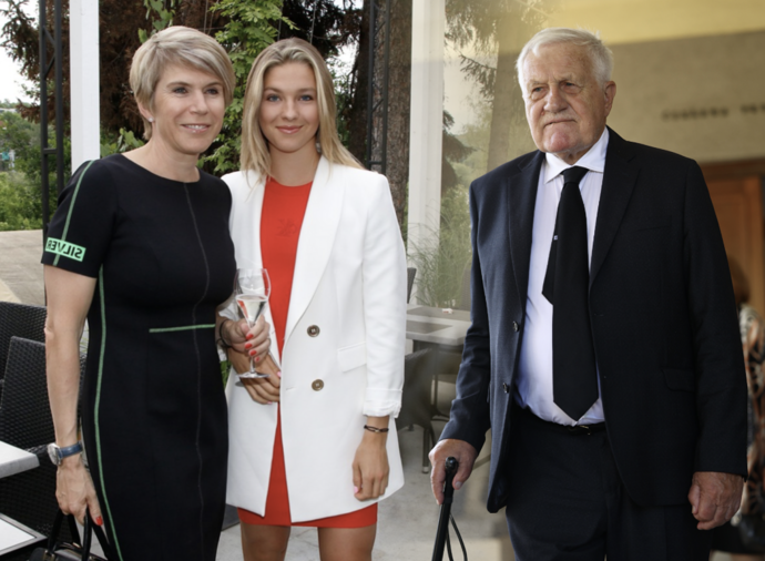 Foto k tématům Lucie Neumannová, Kateřina Neumannová, Václav Klaus
