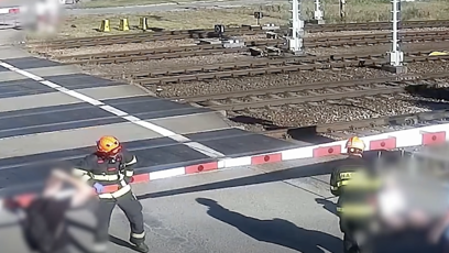 FOTO: Na místo okamžitě dorazily záchranné složky.