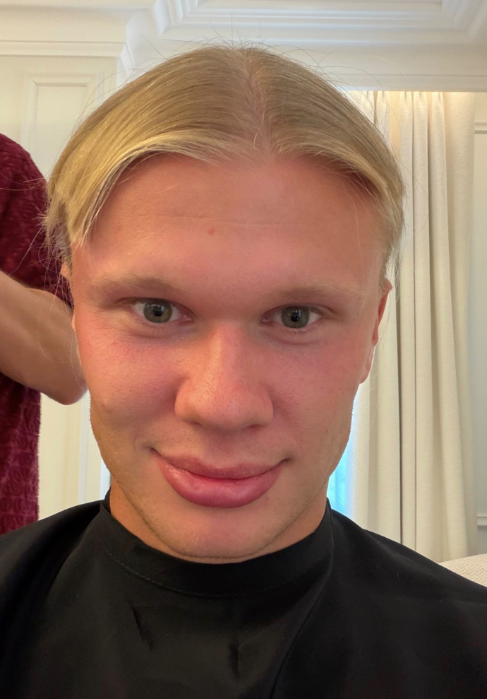 FOTO: Haaland změnil účes. – stránka 3