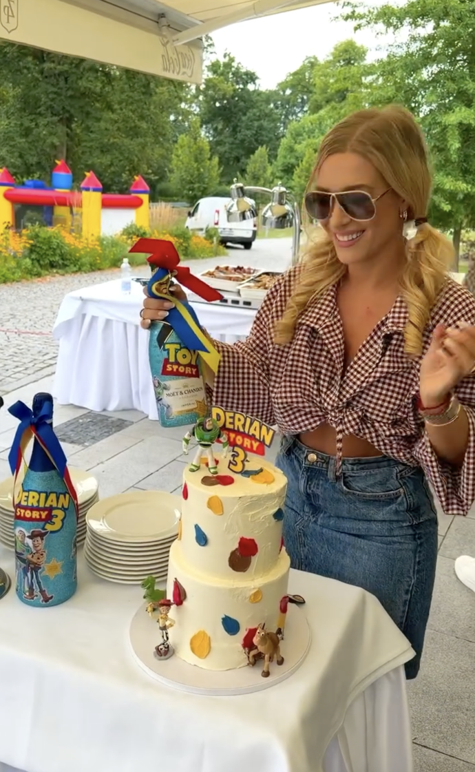 FOTO: Dominika Myslivcová připravila synovi party ve stylu Toy Story. – stránka 22