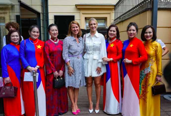 FOTO: Na akci Babiše doprovodila jeho dcera Vivien. – stránka 2