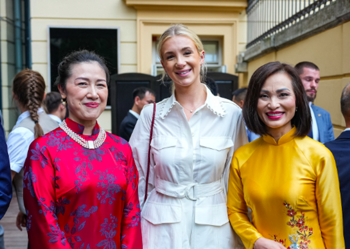 FOTO: Vivien Babišová se akce zúčastnila spolu s otcem. – stránka 1