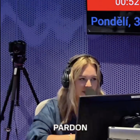 Katka Říhová si všimla zvláštního vztahu mezi Kozubem a Marešem a okamžitě začala mluvit o erotickém dusnu.