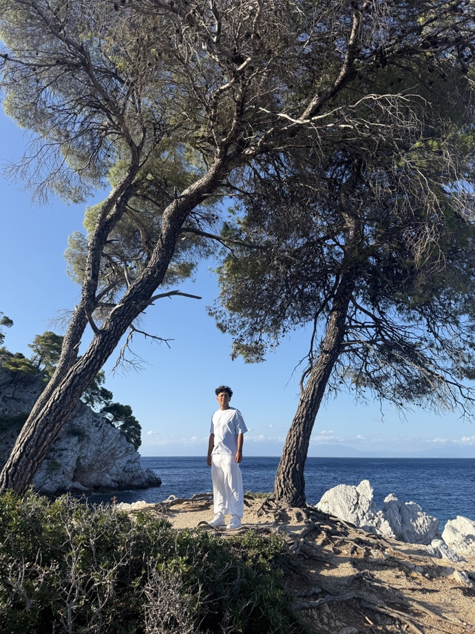 FOTO: Jan Bendig na ostrově Skopelos. – stránka 9