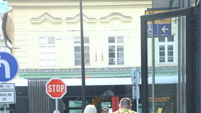 FOTO: Karlos Vémola s blondýnou