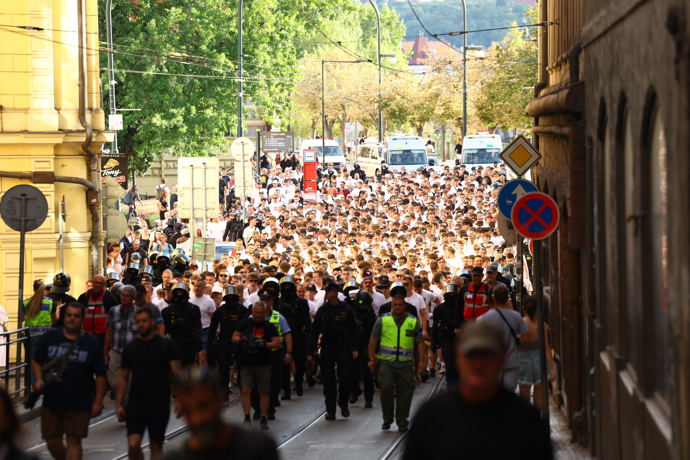 FOTO: Sešla se opravdu velká spousta diváků. – stránka 24