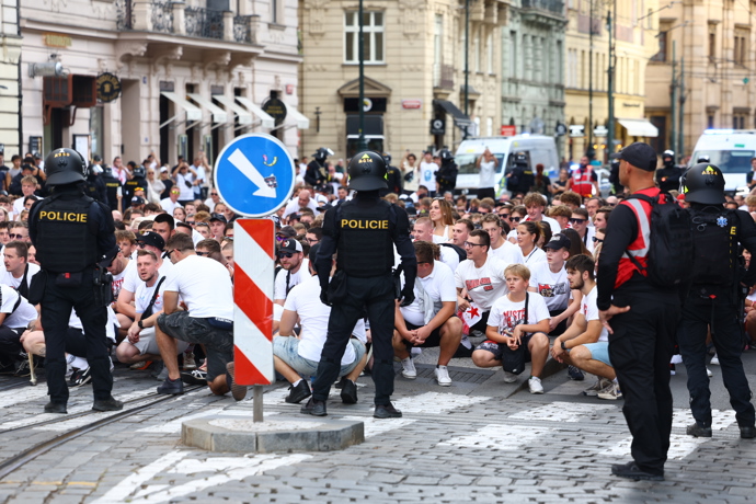 FOTO: Fanoušci Slavie před zápasem – stránka 20