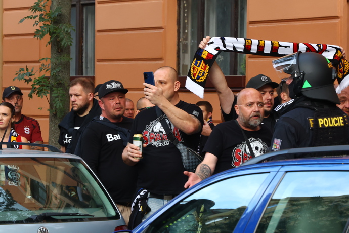 FOTO: Fanoušci jsou ze zápasu jistě nervózní. – stránka 3