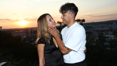 FOTO: Dominik Kuchta vypadá vedle Laury Petríkové velmi šťastně.