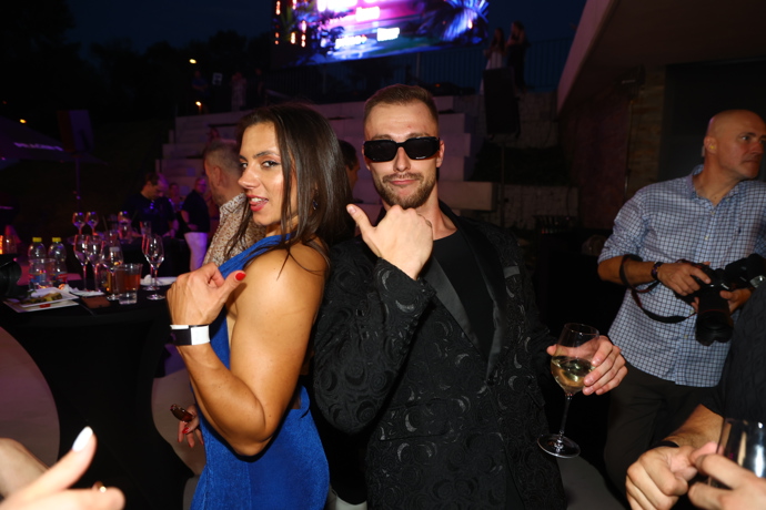 FOTO: Barbora Dyrynková a Tomáš Karniš alias Káčko. – stránka 2