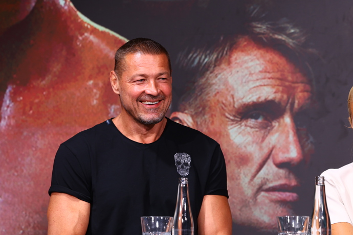 FOTO: Petr Jákl se usmíval od ucha k uchu. – stránka 6