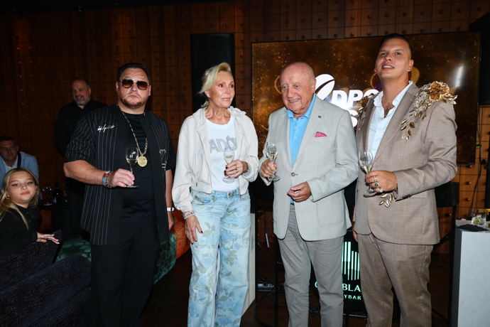 FOTO: Igor Kmeťo, Helena Vondráčková, Felix Slováček a Jeyby pokřtili nový klip. – stránka 2