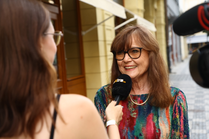 FOTO: Jarmila Švehlová zachycena při rozhovoru pro redakci eXtra.cz. – stránka 3