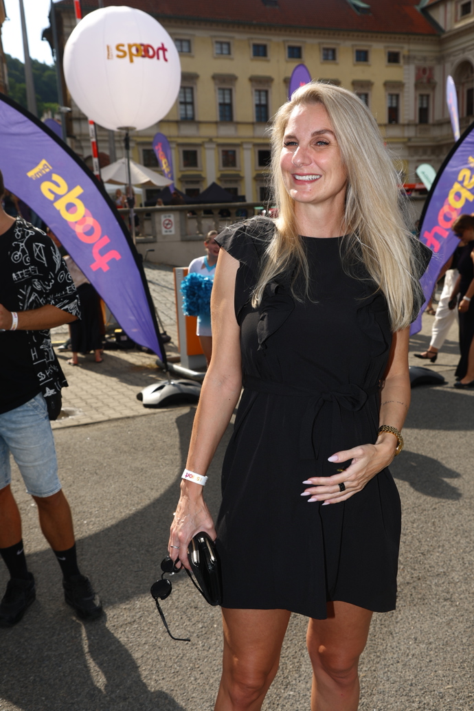 FOTO: Mia Kirchnerová ukázala své těhotenské bříško. – stránka 7