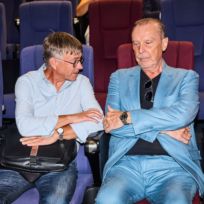 FOTO: Štefan Margita s ředitelem České televize Hynkem Chudárkem. – stránka 21