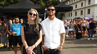 FOTO: Mia Kirchnerová čeká s partnerem miminko.