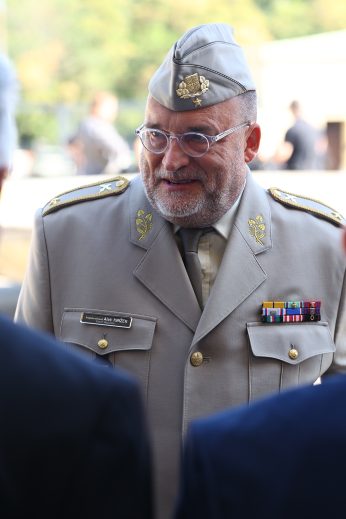 FOTO: Poslední rozloučení s Milanem Knížákem. – stránka 56