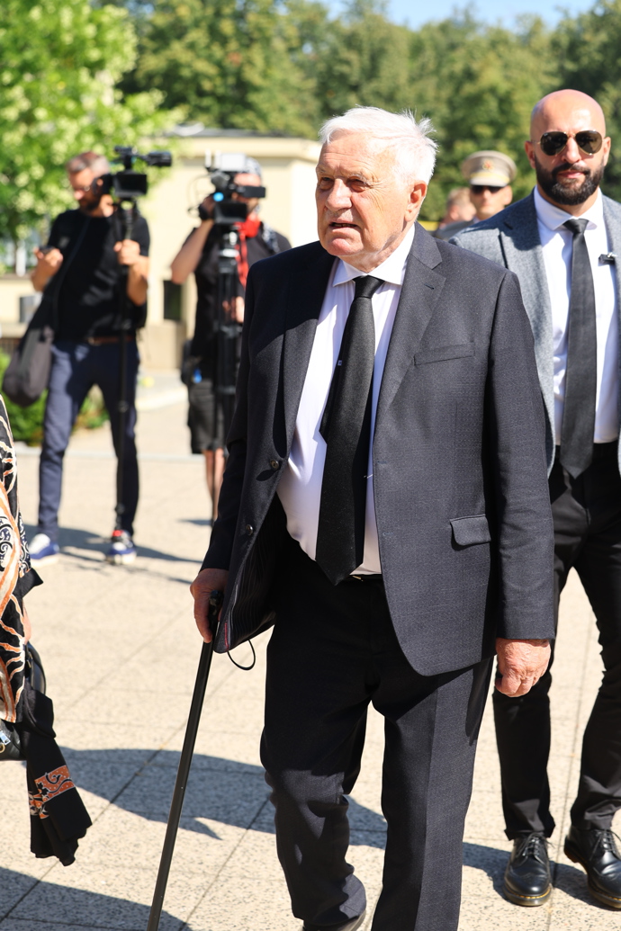 FOTO: Exprezident Václav Klaus. – stránka 42
