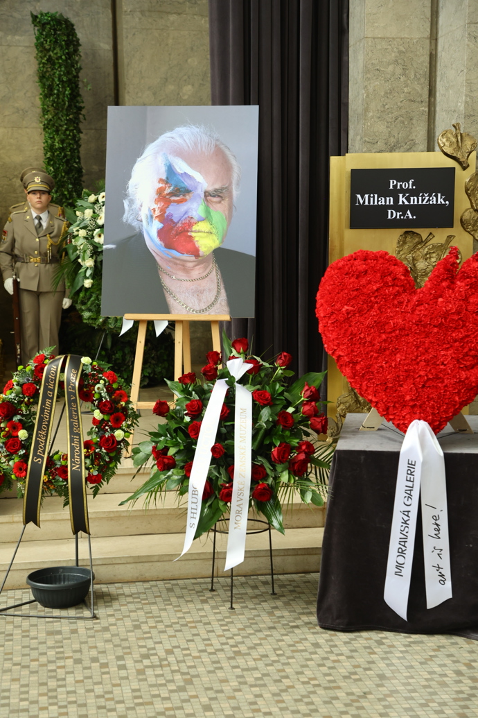 FOTO: Poslední rozloučení s Milanem Knížákem. – stránka 25