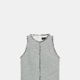 Strukturovaný top s třepenými okraji, Zara, 699 Kč