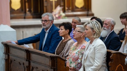 FOTO: Některé fanoušky naštvalo, že se Eva Pavlová objevila na slavnostním zahájení festivalu po boku operní pěvkyně Dagmar Peckové, která nyní kandiduje do Senátu za ODS. Považují to za předvolební kampaň.