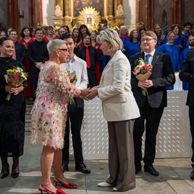 Fanoušci pochválili vizáž i outfit Evy Pavlové a Dagmar Peckové.