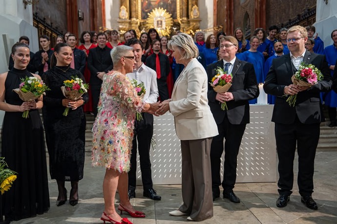 FOTO: Fanoušci pochválili vizáž i outfit Evy Pavlové a Dagmar Peckové. – stránka 65