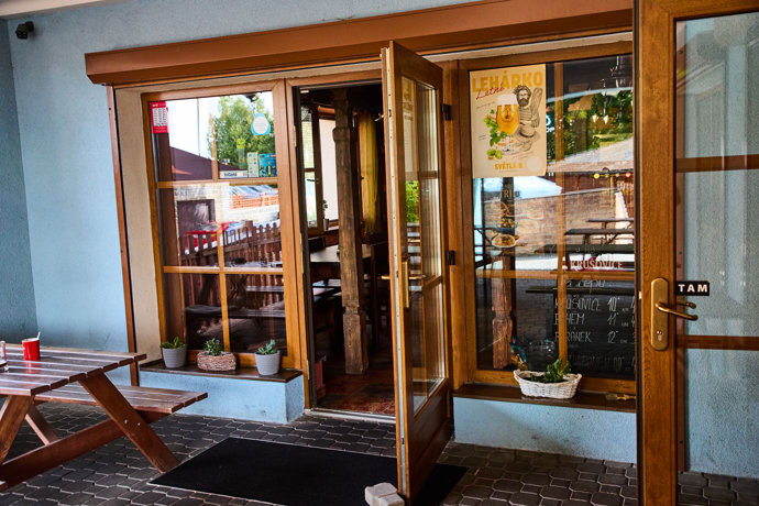 FOTO: Restaurace Trilobit má dokonce i zahrádku. – stránka 24