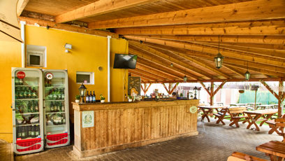 FOTO: Restaurace Malý Janek má velké venkovní prostory.