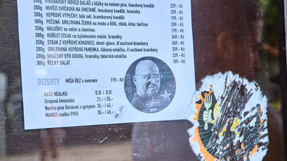 FOTO: Hvězdu už můžeme vidět jen na menu.