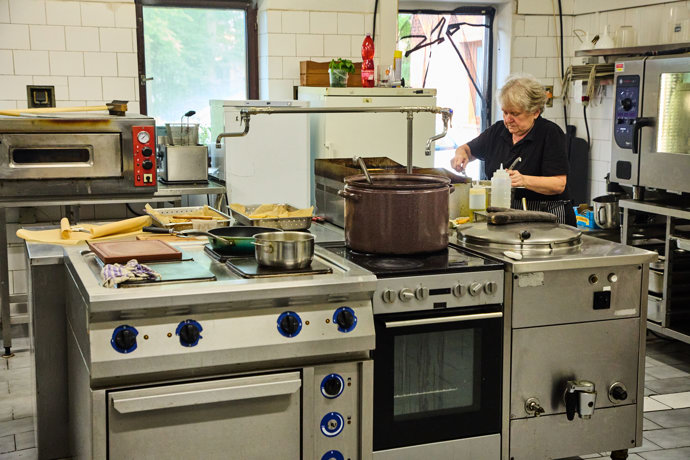 FOTO: Restaurace Hamrovka ovšem kontrolu obstála. – stránka 186