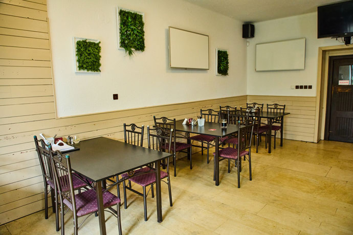 FOTO: Prostory restaurace Hamrovka – stránka 179
