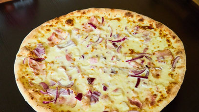 FOTO: Pizza Hamrovka mohla být uprostřed trochu dopečená.
