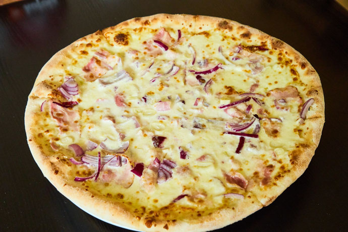 FOTO: Pizza Hamrovka mohla být uprostřed trochu dopečená. – stránka 173