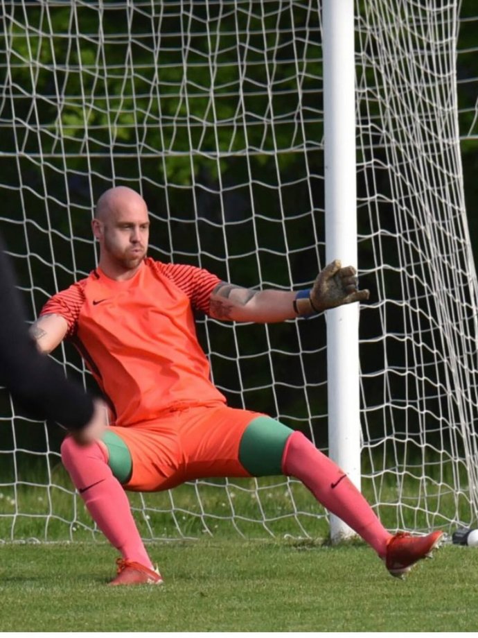 FOTO: Fotbalový klub se se svým brankářem rozloučil dojemným vzkazem.