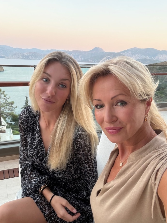 FOTO: Kateřina Brožová vzala dceru na dovolenou. – stránka 1