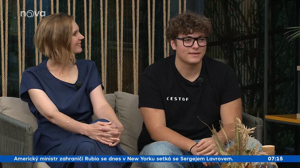 FOTO: Lucas Papadakis v pořadu Snídaně.