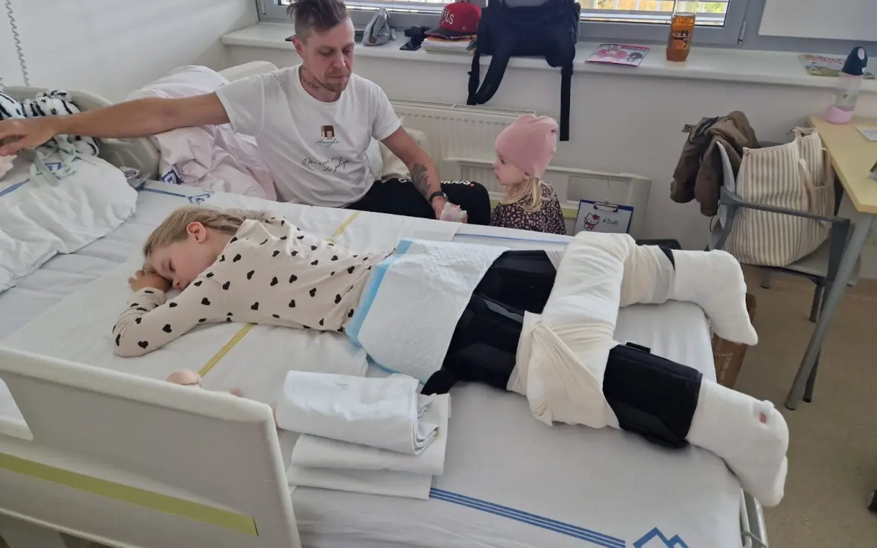 FOTO: Jasmínku čekají další operace i náročné rehabilitace.