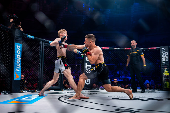 FOTO: Bruknar vs Haywood. – stránka 9