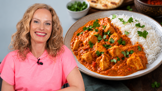 Kristina Kloubková má jednoduchý recept na indické máslové kuře: Dáš to do trouby a za hodinu vyndáš úplně luxusní pokrm