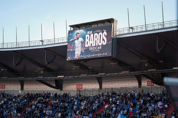 FOTO: Milan Baroš měl rozlučkovou party na stadionu. – stránka 14
