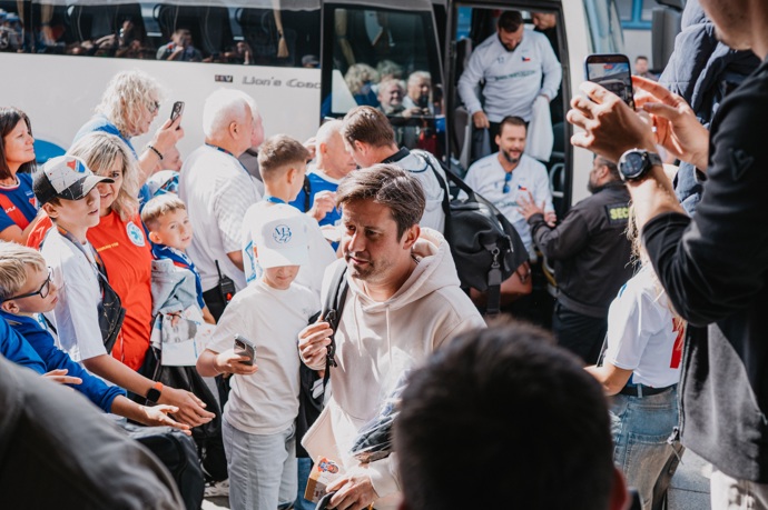 FOTO: Přijel i Tomáš Rosický. – stránka 9